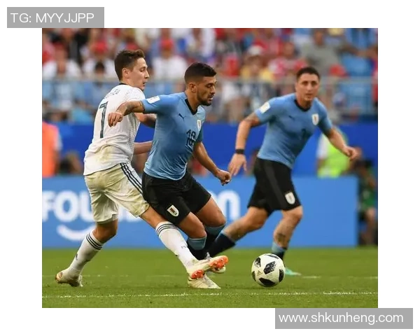 乌拉圭与法国的激烈对决揭示足球战术与团队合作的重要性 乌拉圭与法国的激烈对决揭示足球战术与团队合作的重要性